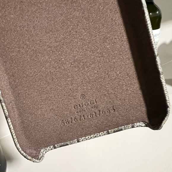 Authentic Gucci iPhone XS MAX phone case - Picture 9 of 16
